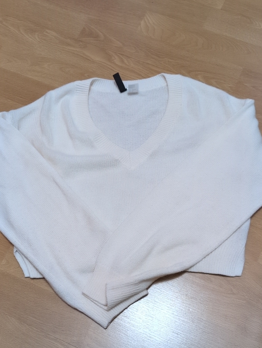 H&M White V-Neck Women's Sweater